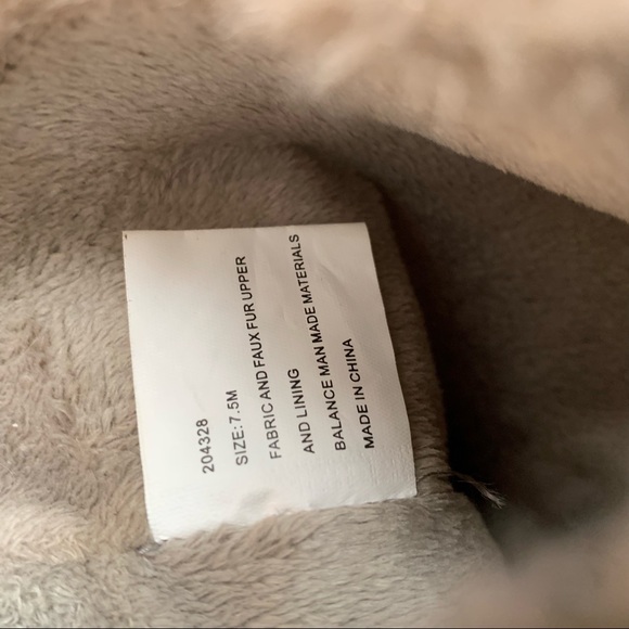 Joan Boyce Faux Fur Boot, Quilted, Jeweled, Pull on, Gray, Size 7.5 - Picture 4 of 7